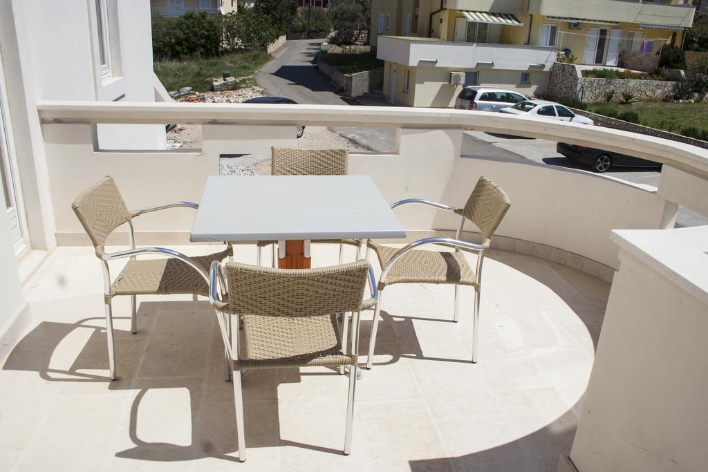 Apartments Mirage Novalja Exterior foto